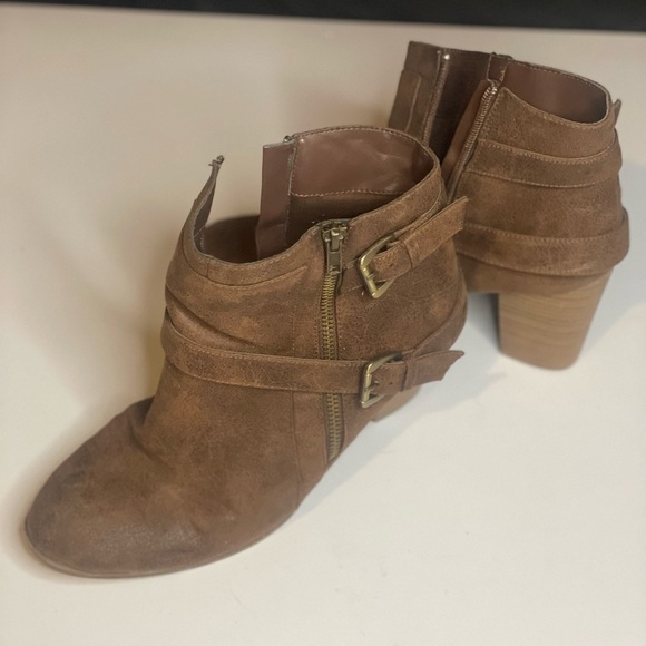 Preloved‎ ShoeDazzle Brown Suade Ankle Boots, no box, size 10 - Picture 3 of 7